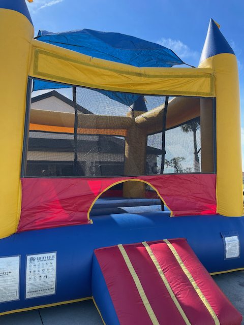 Classic Bounce Castle Photo 1